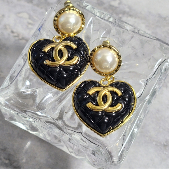 CHANEL Jewelry - Chanel heart-shaped drop earrings✨️